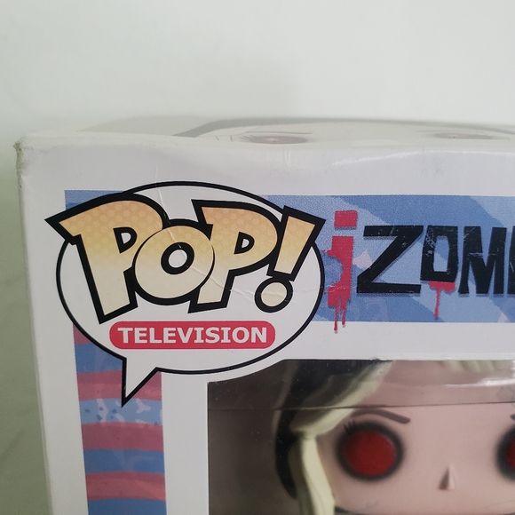 Olivia Moore Hood Funko Pop 347 NY Comic Con LE variant - Picture 2 of 10